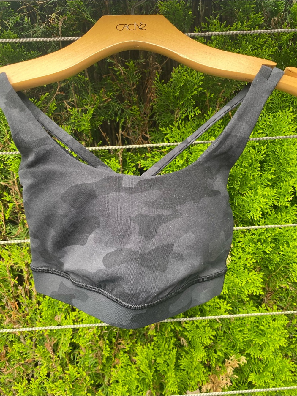 lululemon athletica Black Camo
Strappy Sports Bra